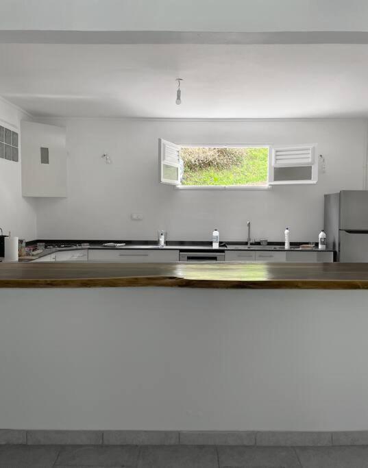 Spacieux Appartement A La Villa Montagne Le Carbet Exterior foto